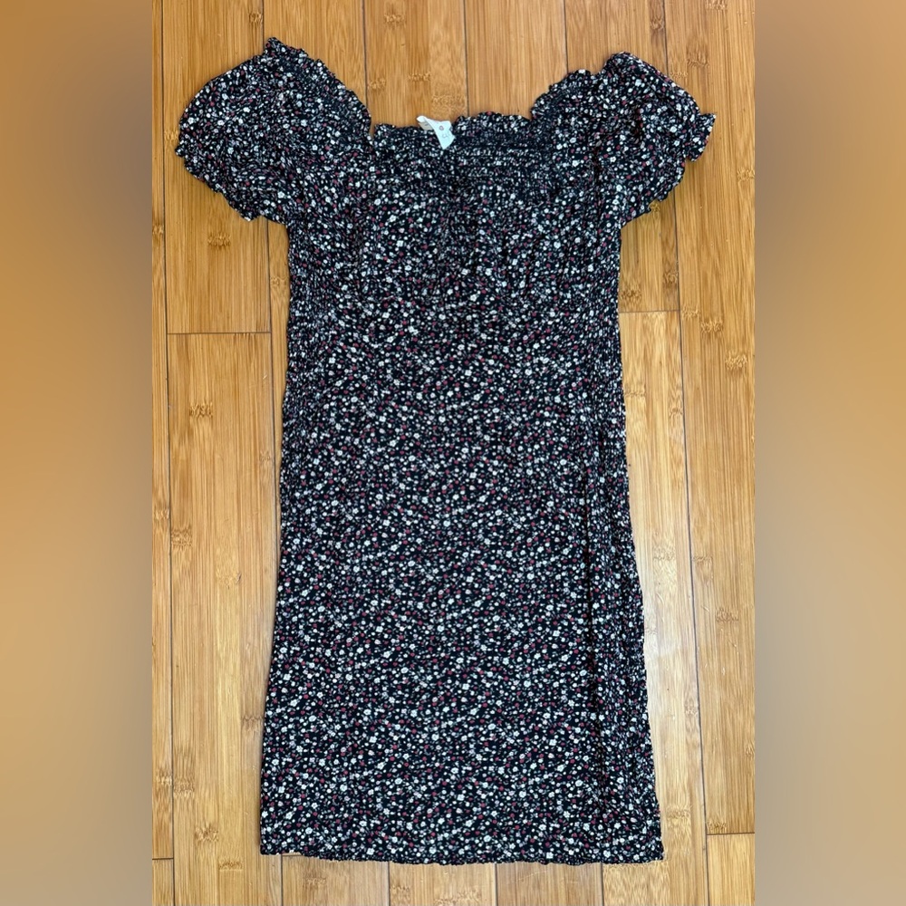 90s Floral dress, cap sleeves, tight and short, from a boutique on Melrose Ave